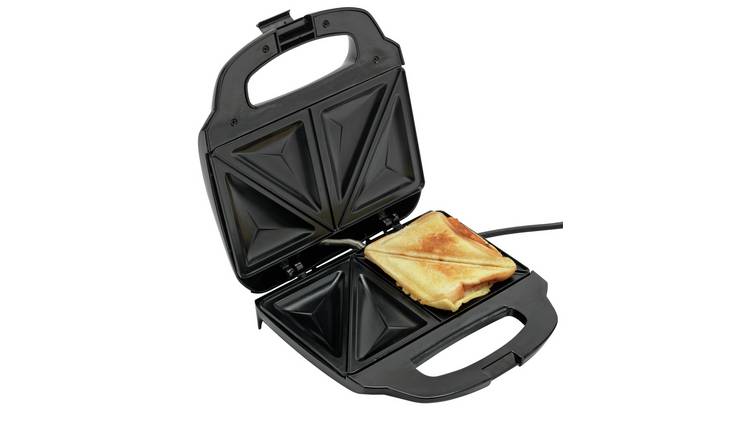 Sandwich in outlet toaster