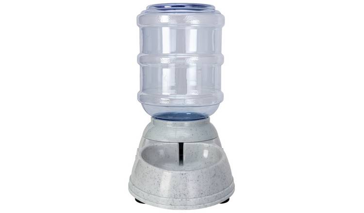 Pet water outlet feeders