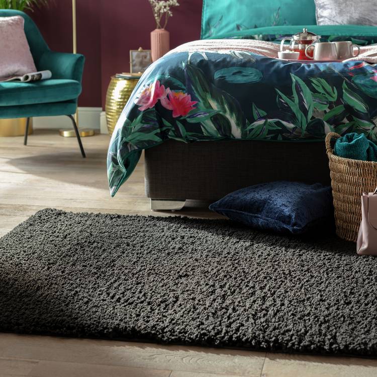 Habitat Cosy Black Shaggy Rug - 170x120cm 0