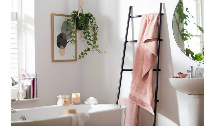 Blush discount bathroom towels