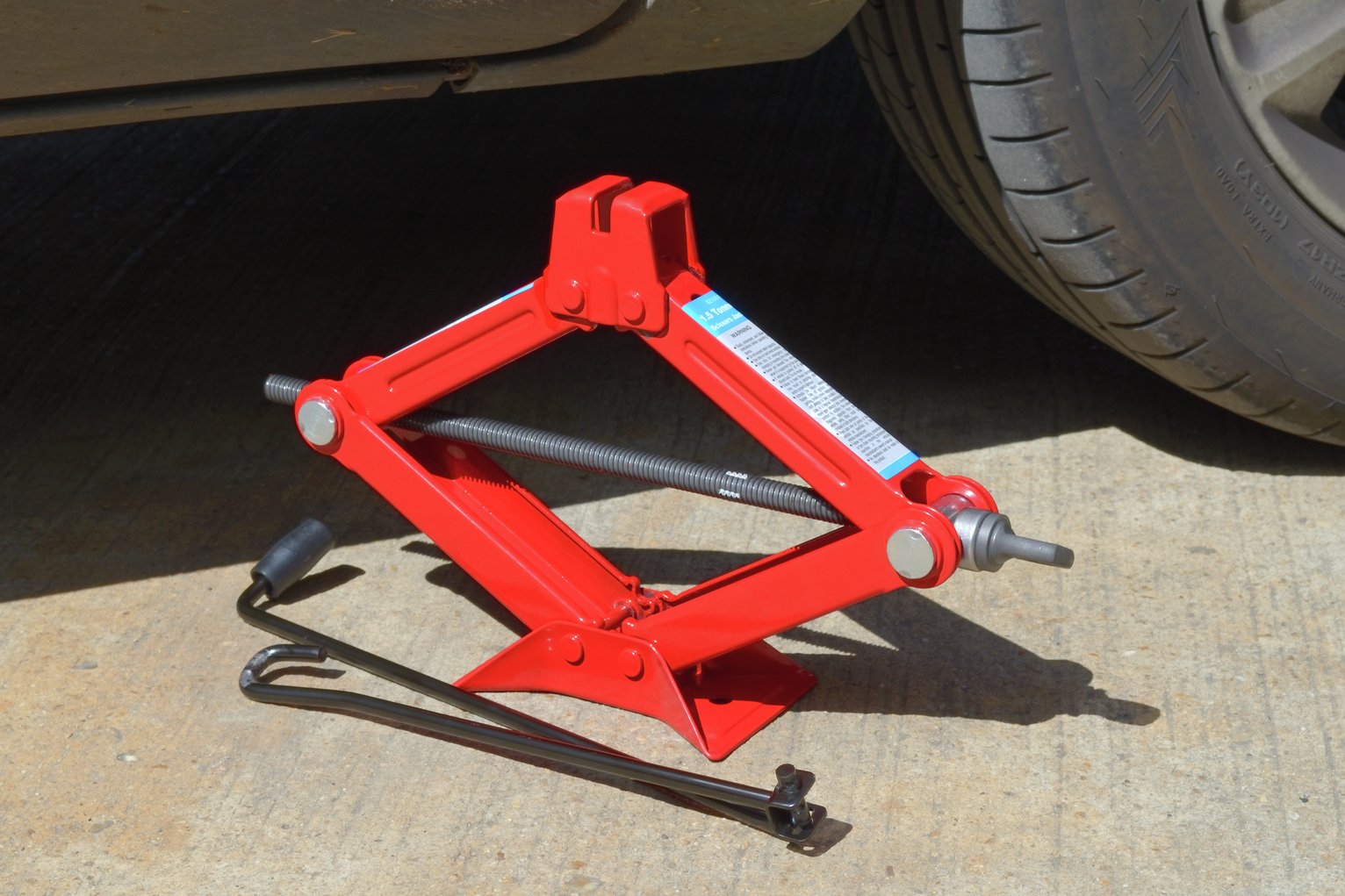 Hilka 1.5 Tonne Scissor Jack Review