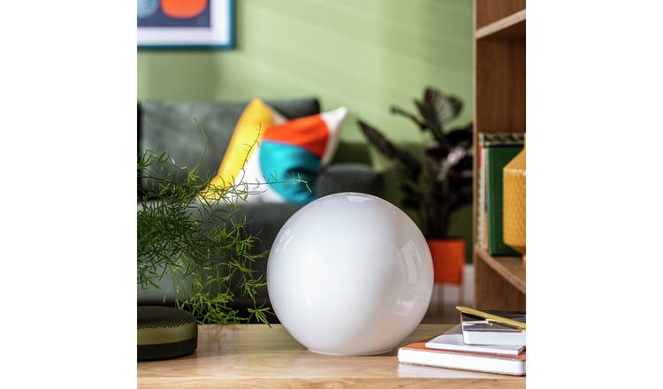 White globe best sale table lamp