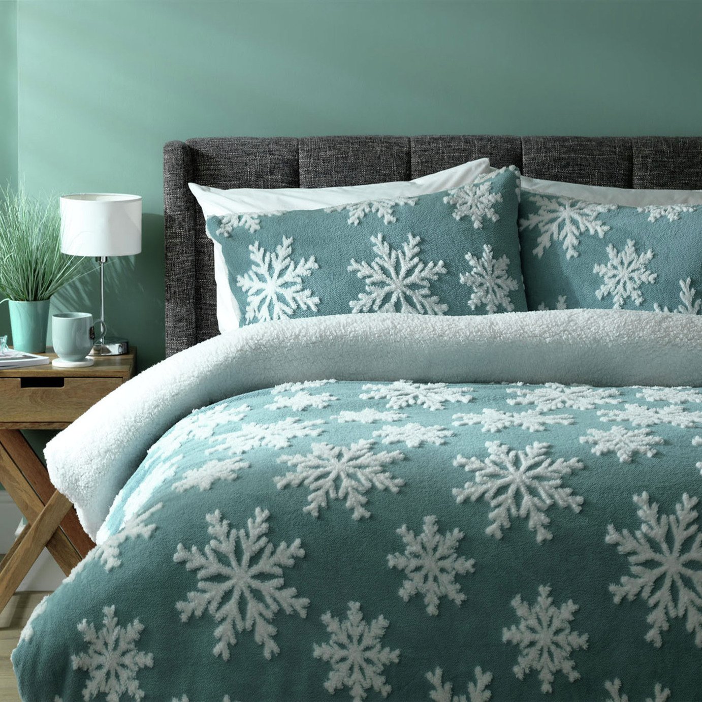 Buy Argos Home Snowflake Fleece Christmas Bedding Set - Double  Duvet cover sets  Argos