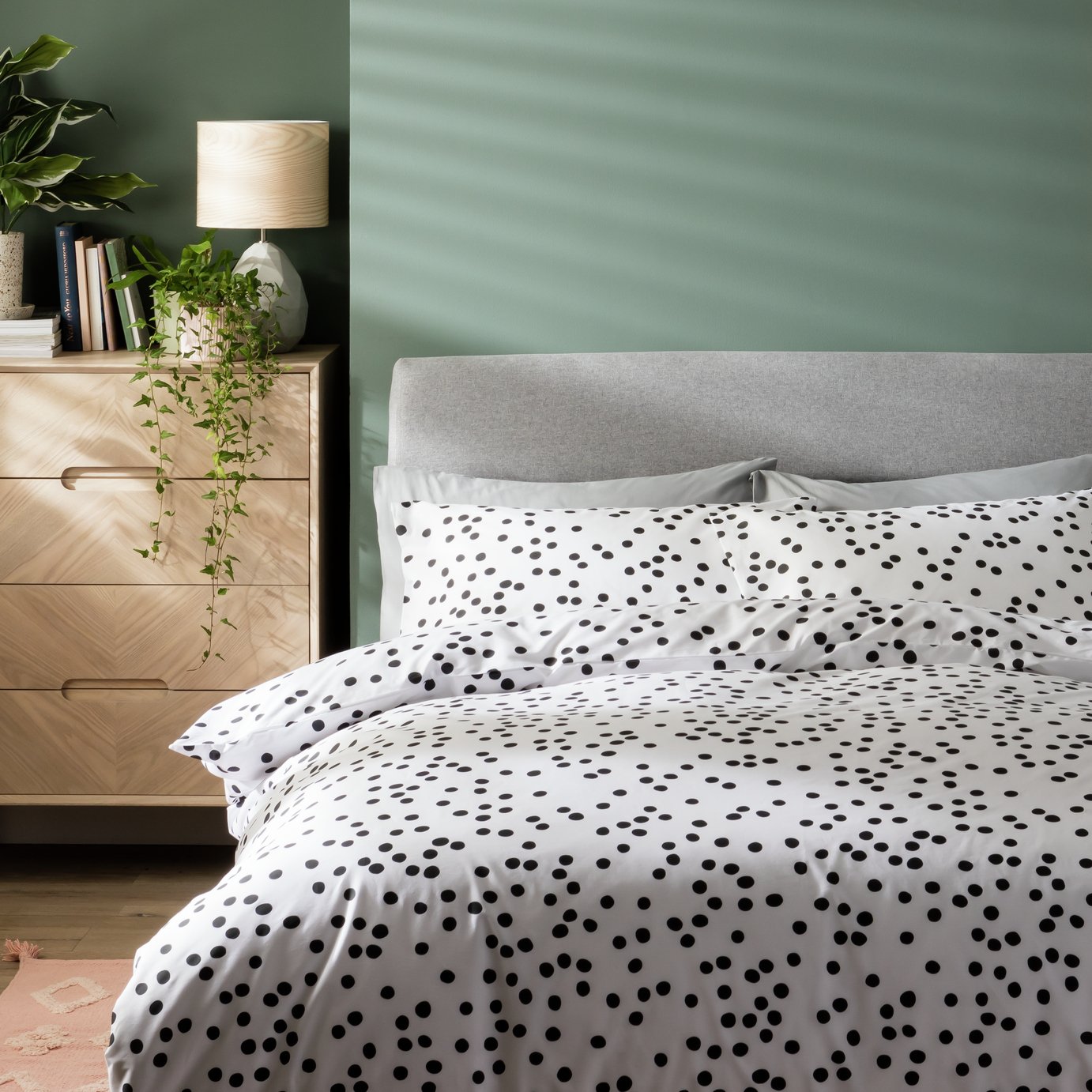 Habitat Cotton Dot Penny White & Black Bedding Set-Superking