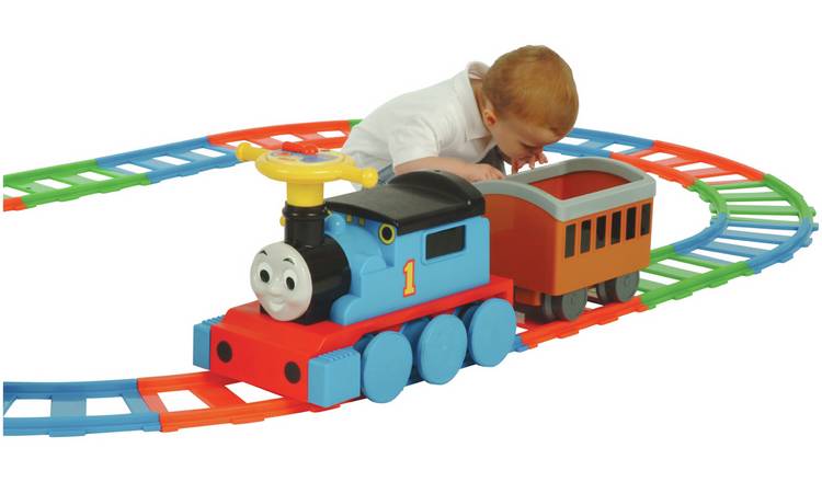Thomas & Friends Battery Operated Train and 22 piece Track Set 