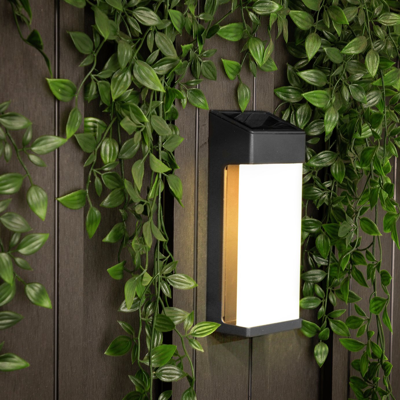 Smartwares Aluminum Solar LED Wall Light