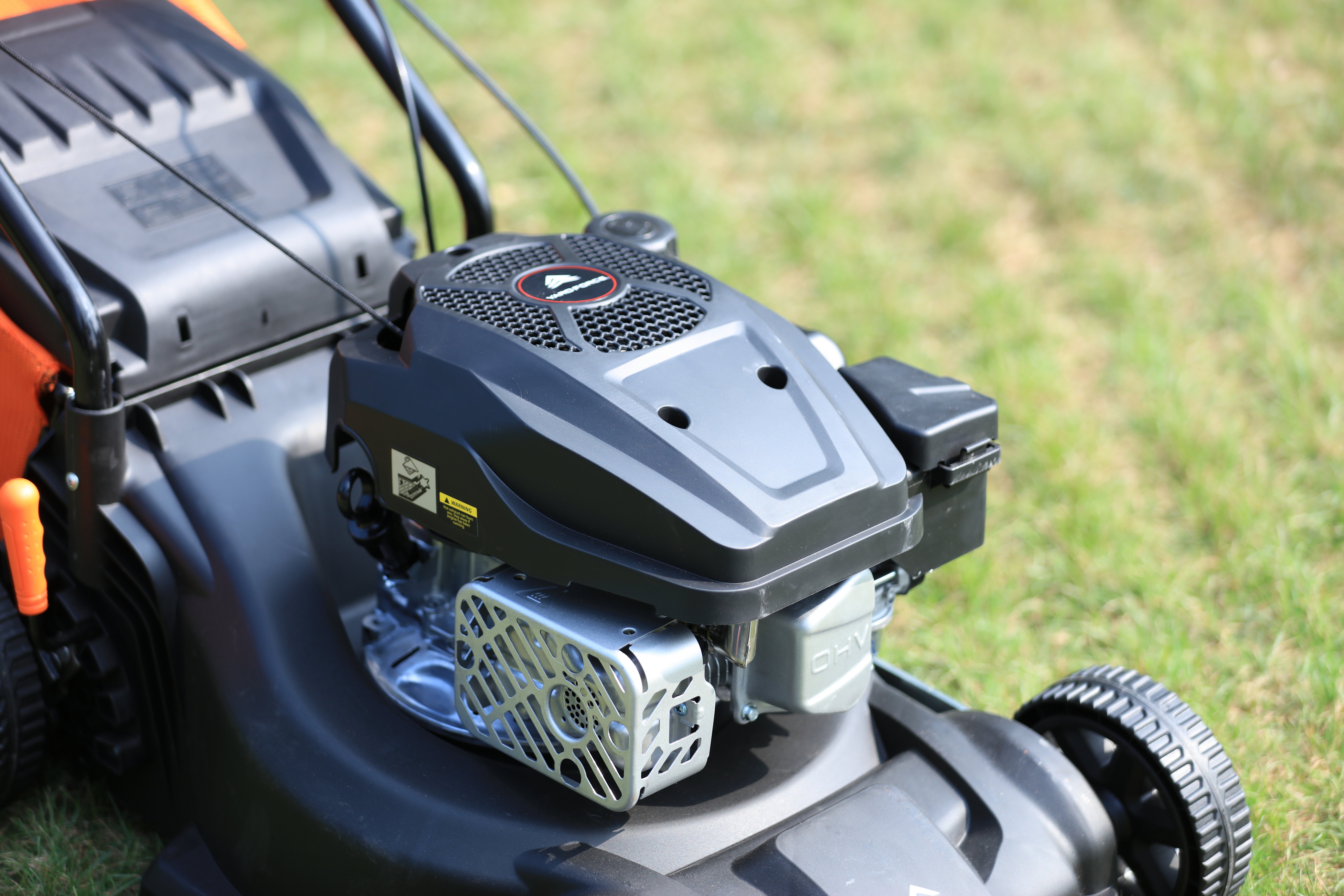 Yard Force 40cm Push Petrol Lawnmower - 127cc — view 4