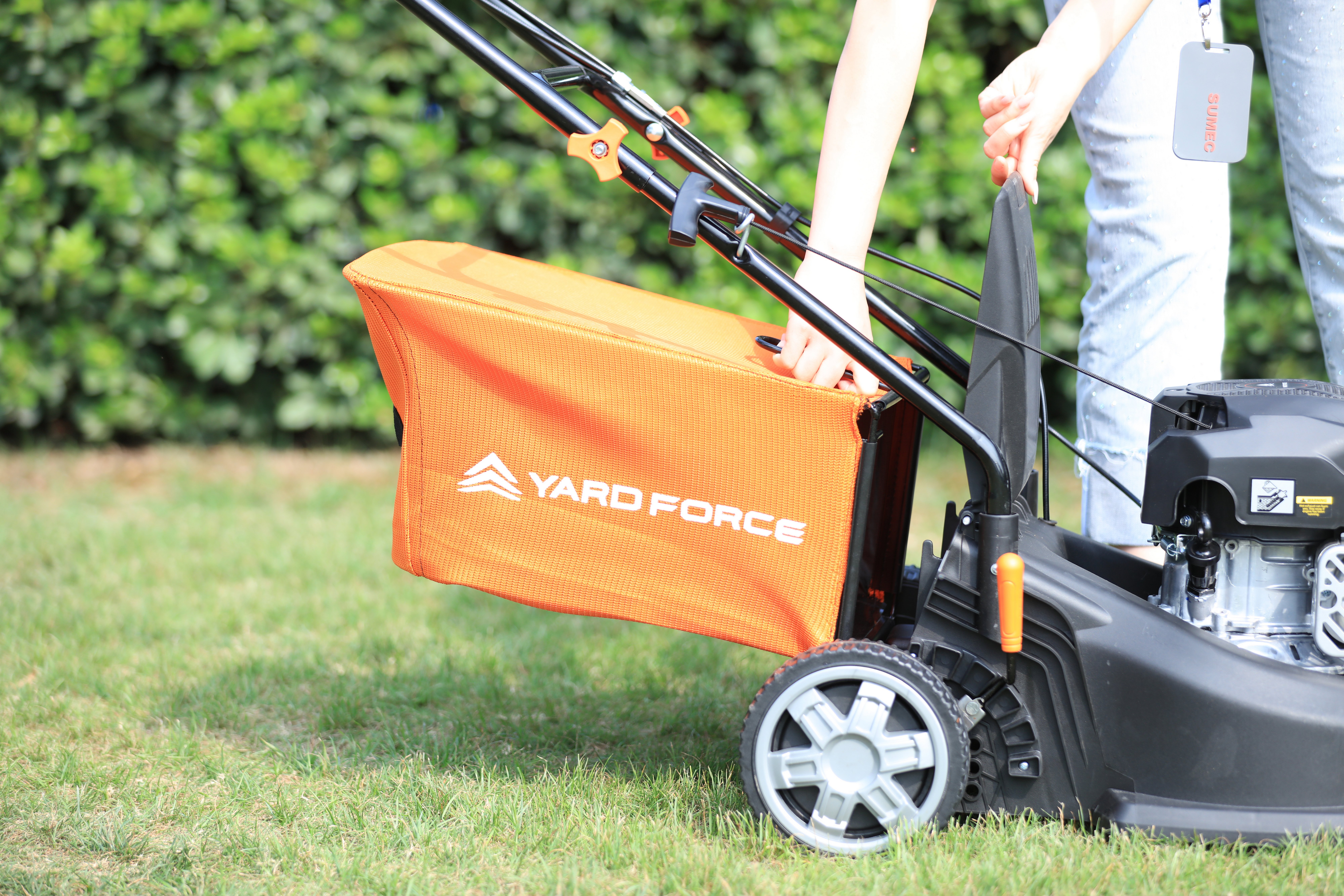 Yard Force 40cm Push Petrol Lawnmower - 127cc — view 5