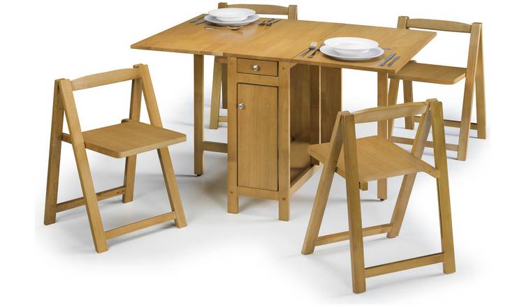 Julian Bowen Savoy Extending Oak Dining Table & 4 Oak Chairs