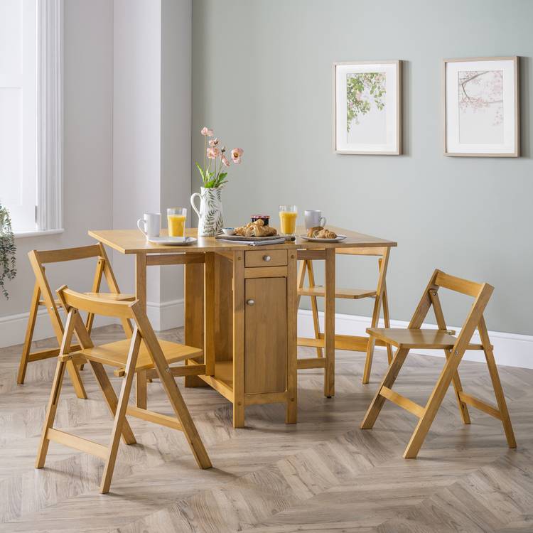 Julian Bowen Savoy Extending Oak Dining Table & 4 Oak Chairs 0