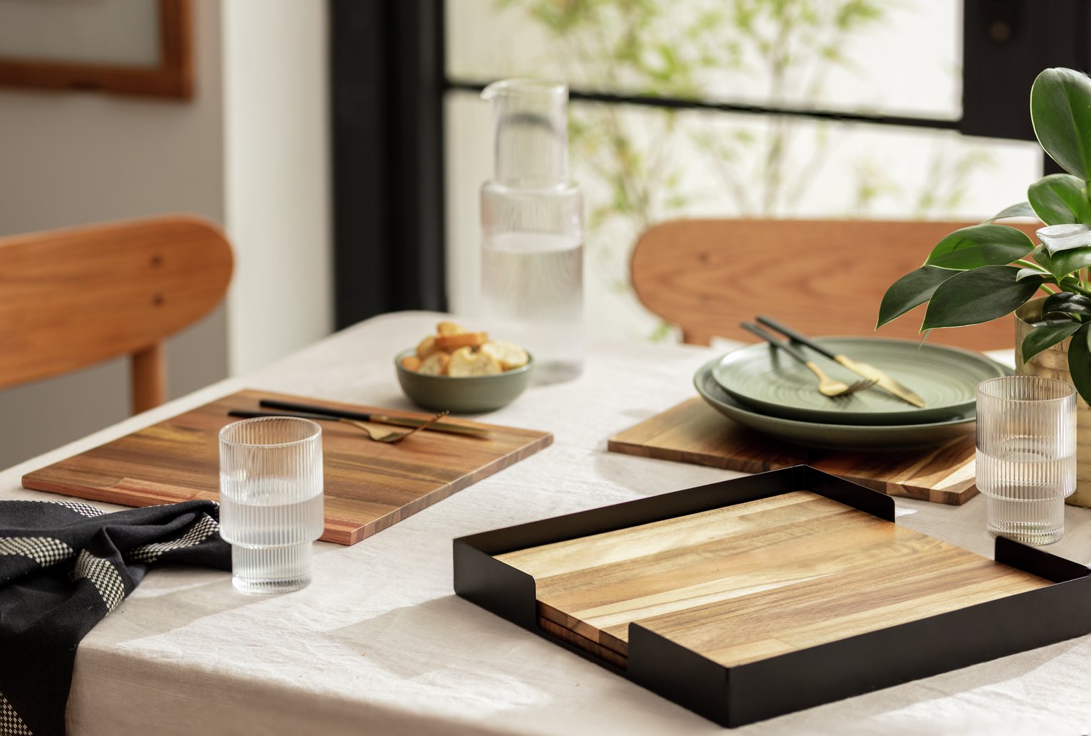 Habitat Set of 4 Wooden Placemats with Tray