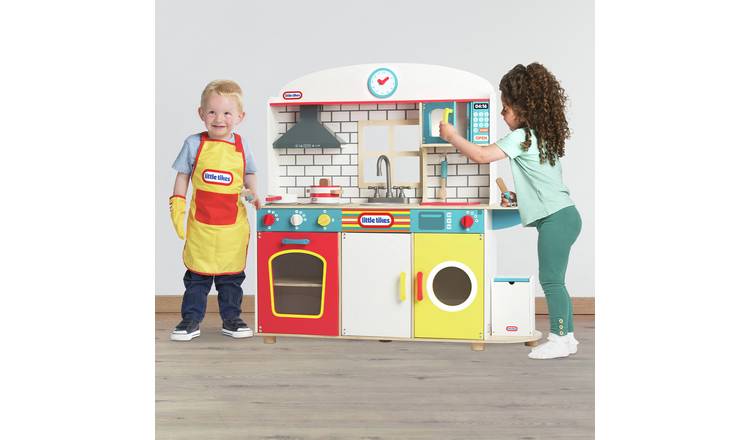 Little tikes deluxe wooden kitchen hot sale & laundry center toys r us