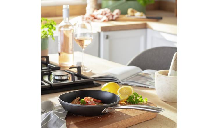 Habitat 20cm Hard Anodised Aluminium Frying Pan