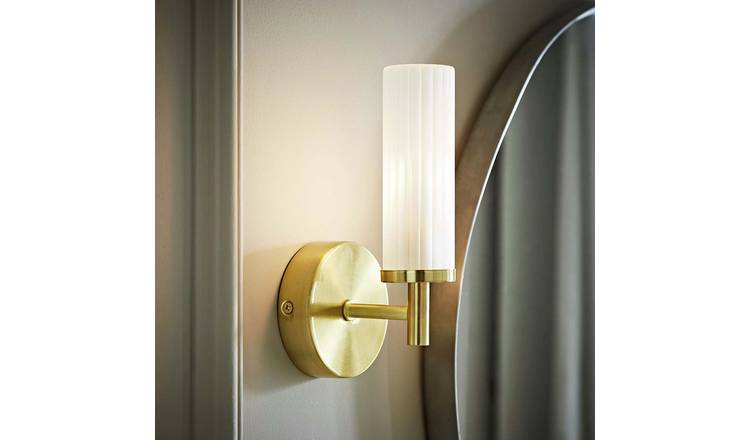 ValueLights Canya IP44 Gold Wall Light With Reeded Glass - Gold