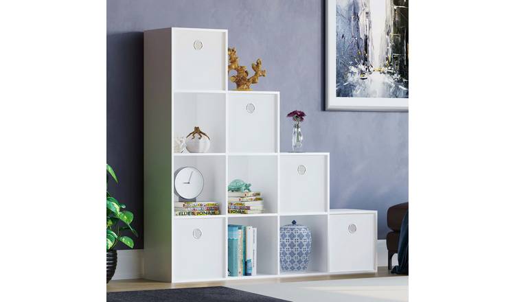 Vida Designs Durham 10 Cube Storage Stair Unit with 5 White Baskets - White