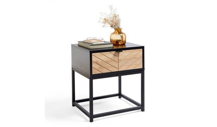 Vonhaus Dalton 1 Drawer Chevron Design Side Table - Light Wood