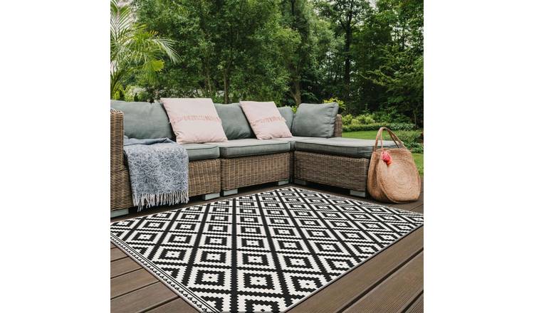 The Rugs Black and White Duo Weave Diamond Reversible Outdoor Rug - 120 x 170cm