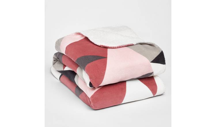 OHS Shapes Sherpa Blanket Throw 150 x 180cm - Blush