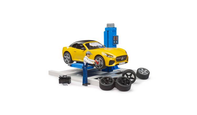 Bruder BWorld 1:16 Car Service Centre and Roadster - Age 3+