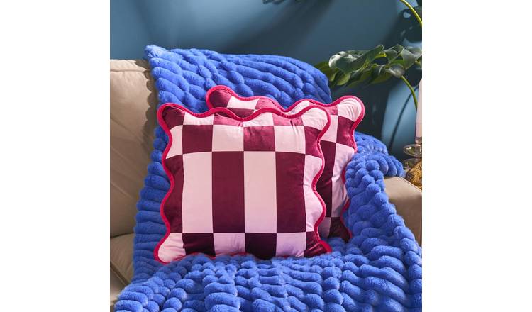 OHS 2 Pack Checkerboard Scalloped Velvet Cushion Covers 45 x 45cm - Burgundy