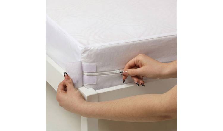 Homescapes Pack of 2 Full Coverage Waterproof Mattress Protectors - Cot