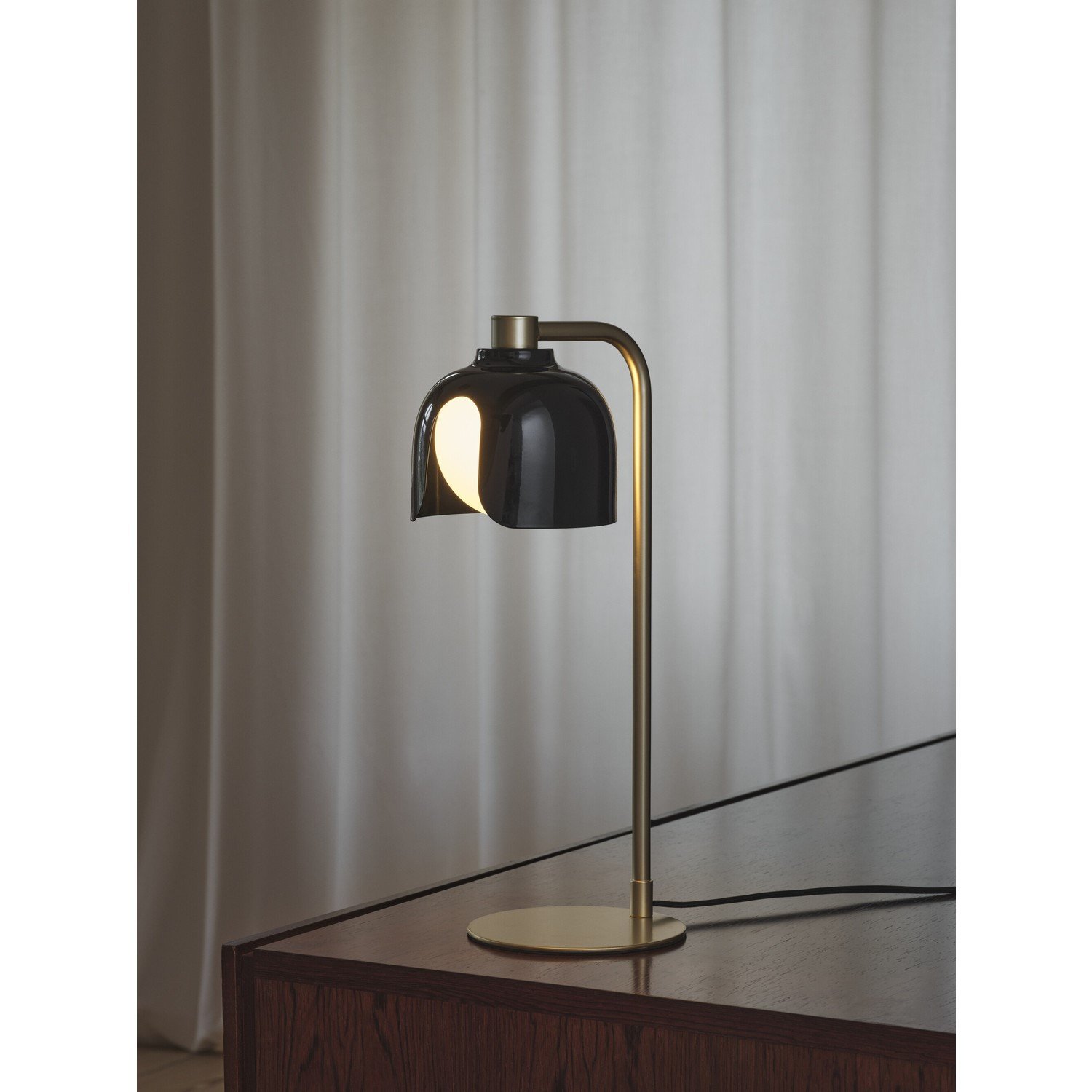 Osram Decor Corolle G9 Modern Designer Bedside Desk Table Lamp - Black - Image 2
