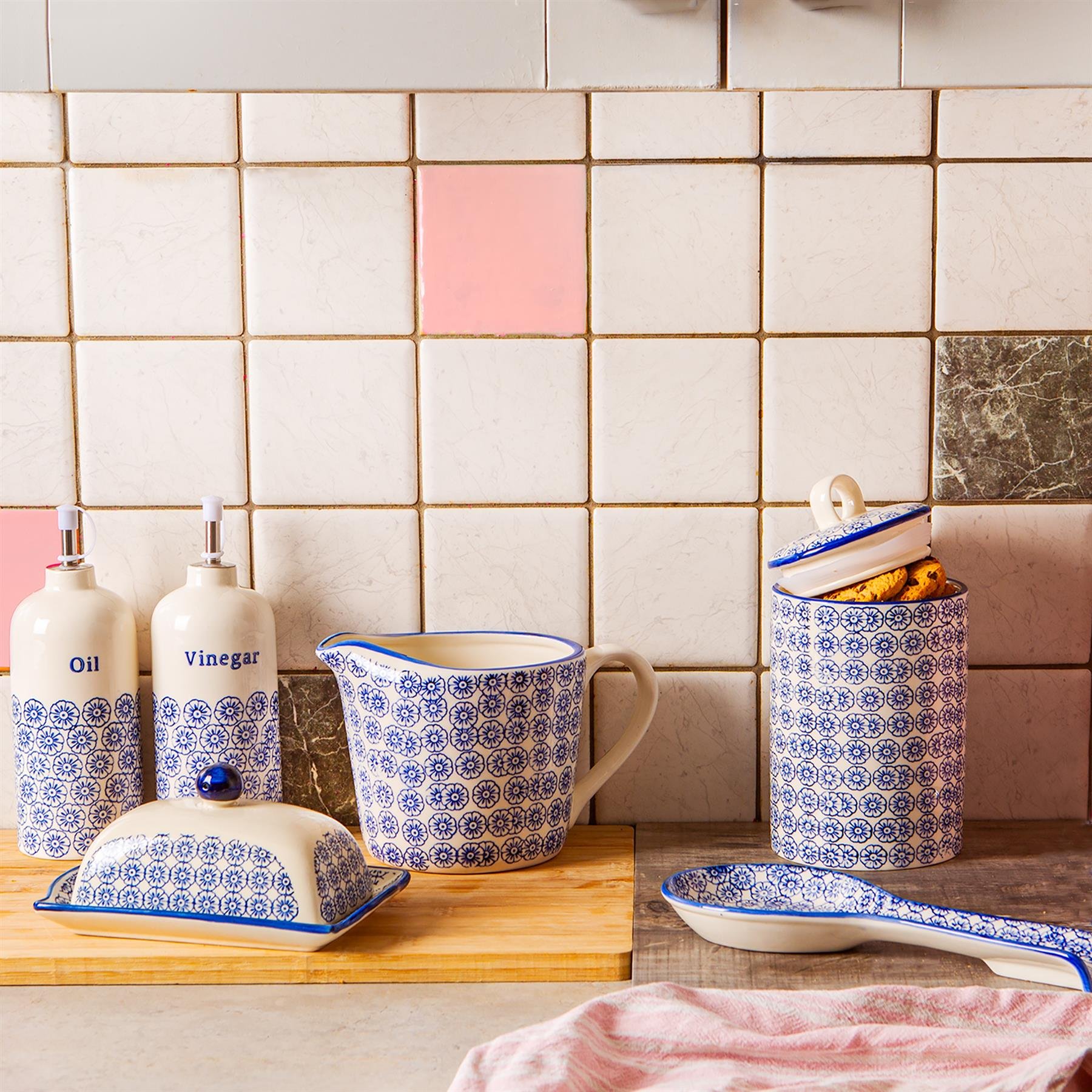 Nicola Spring 2 Piece Hand-Printed Kitchen Spoon Rests - Orange & Navy - Image 3
