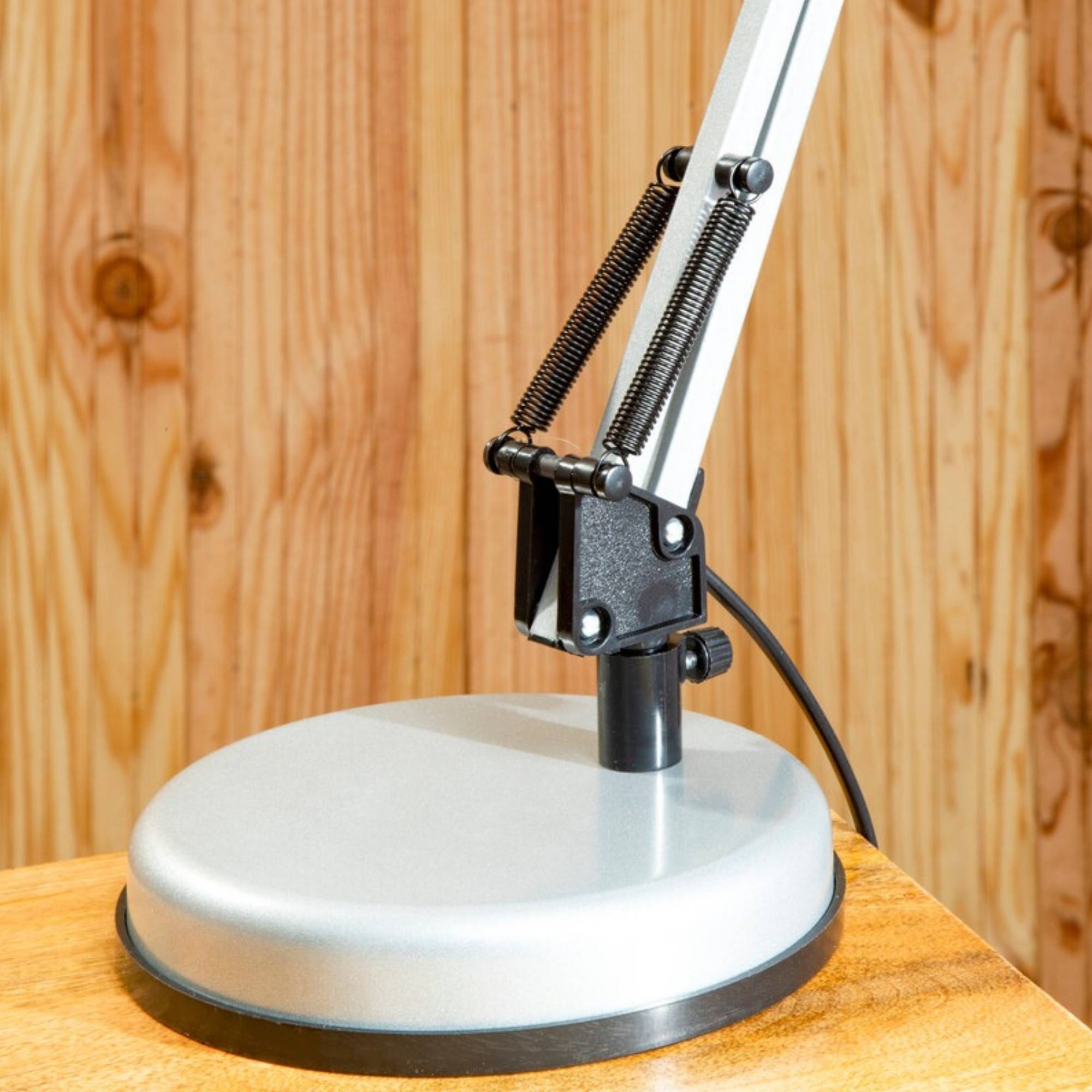 Orsina Finley Metal Desk Lamp – Silver - Image 2