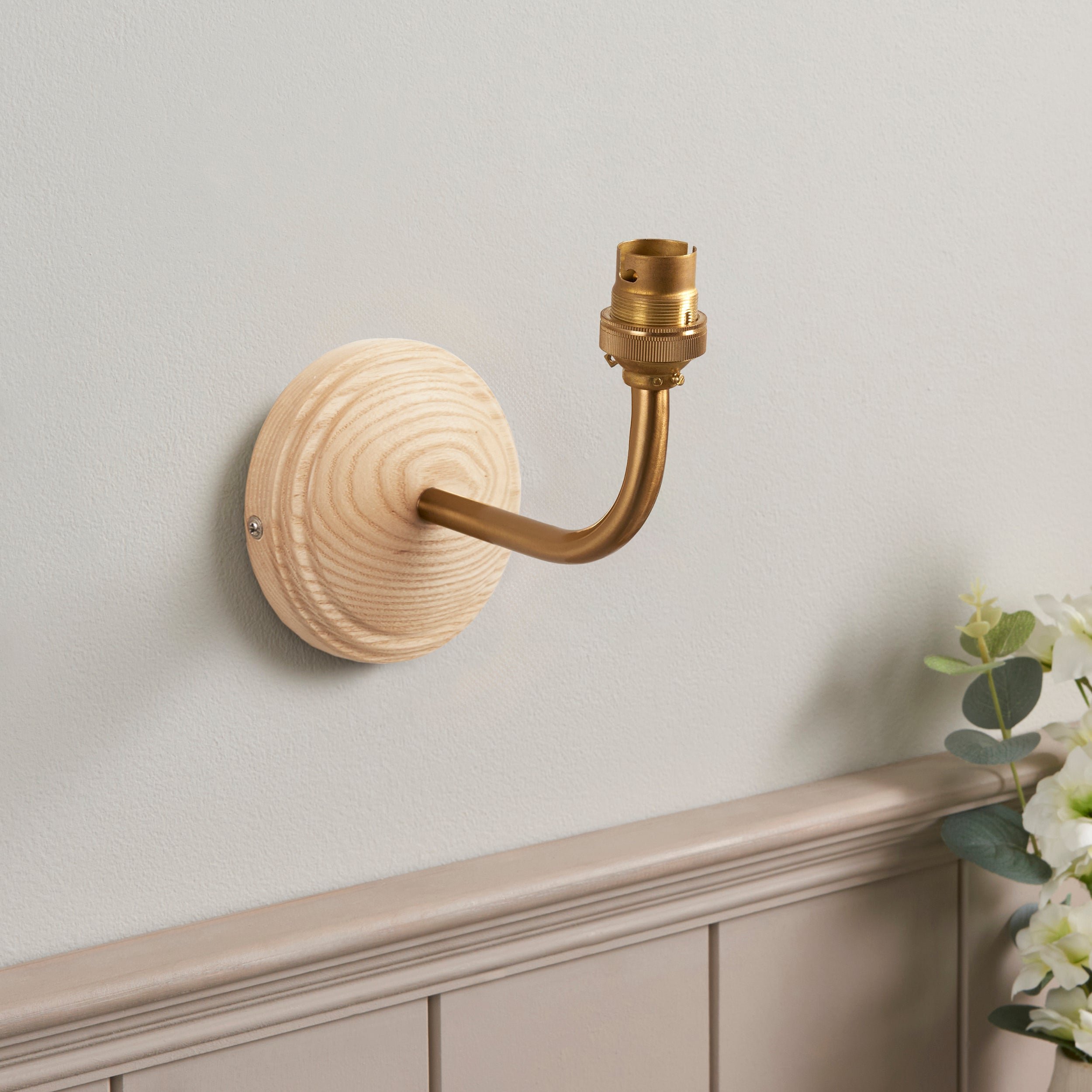 Loops Direct Ash Wood LED B22 Wall Light - Brushed Aged Brass - Image 2