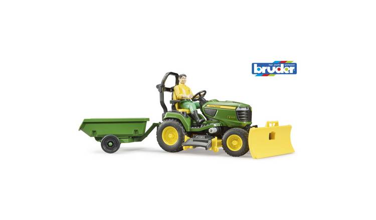 Bruder BWorld 1:16 John Deere Lawn Tractor with Trailer and Gardener - Green