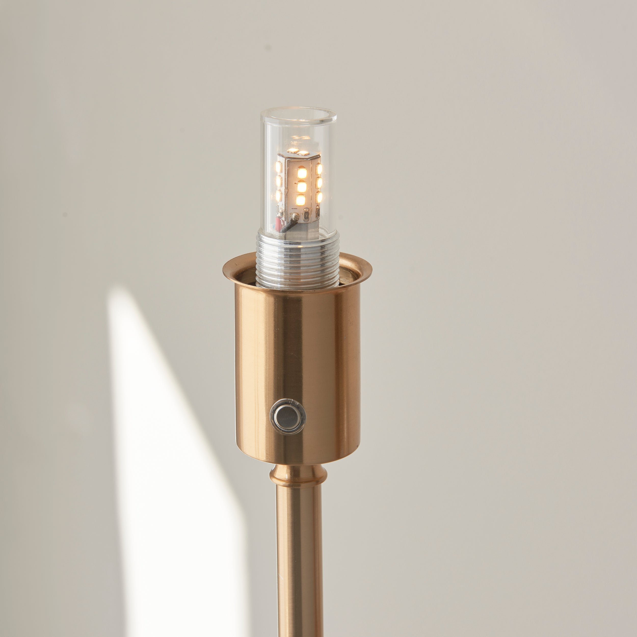 Loops Direct 20cm Steel Floor Lamp LED Rechargeable - Brushed Aged Brass - Image 2