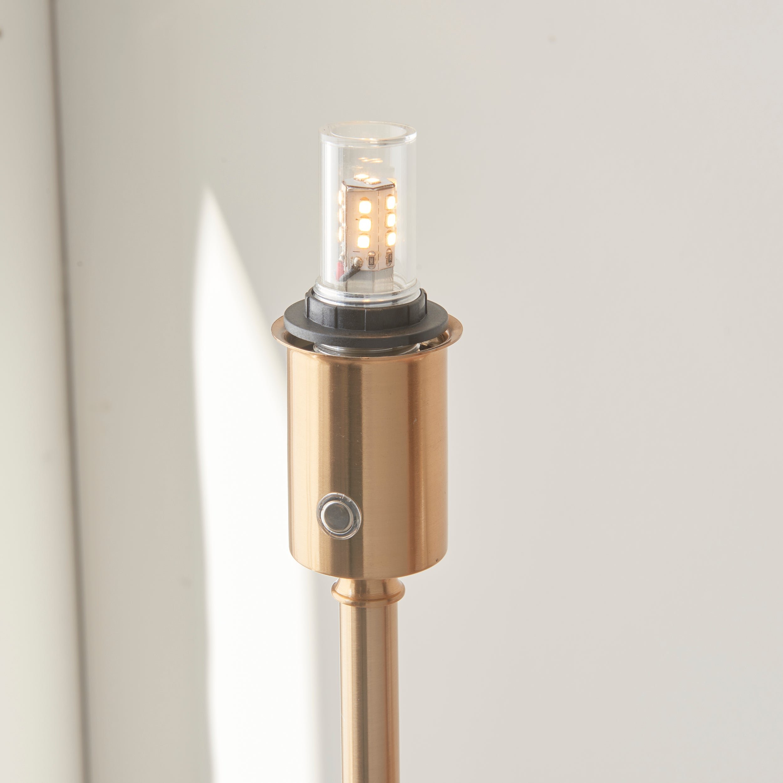 Loops Direct 20cm Steel Floor Lamp LED Rechargeable - Brushed Aged Brass - Image 3