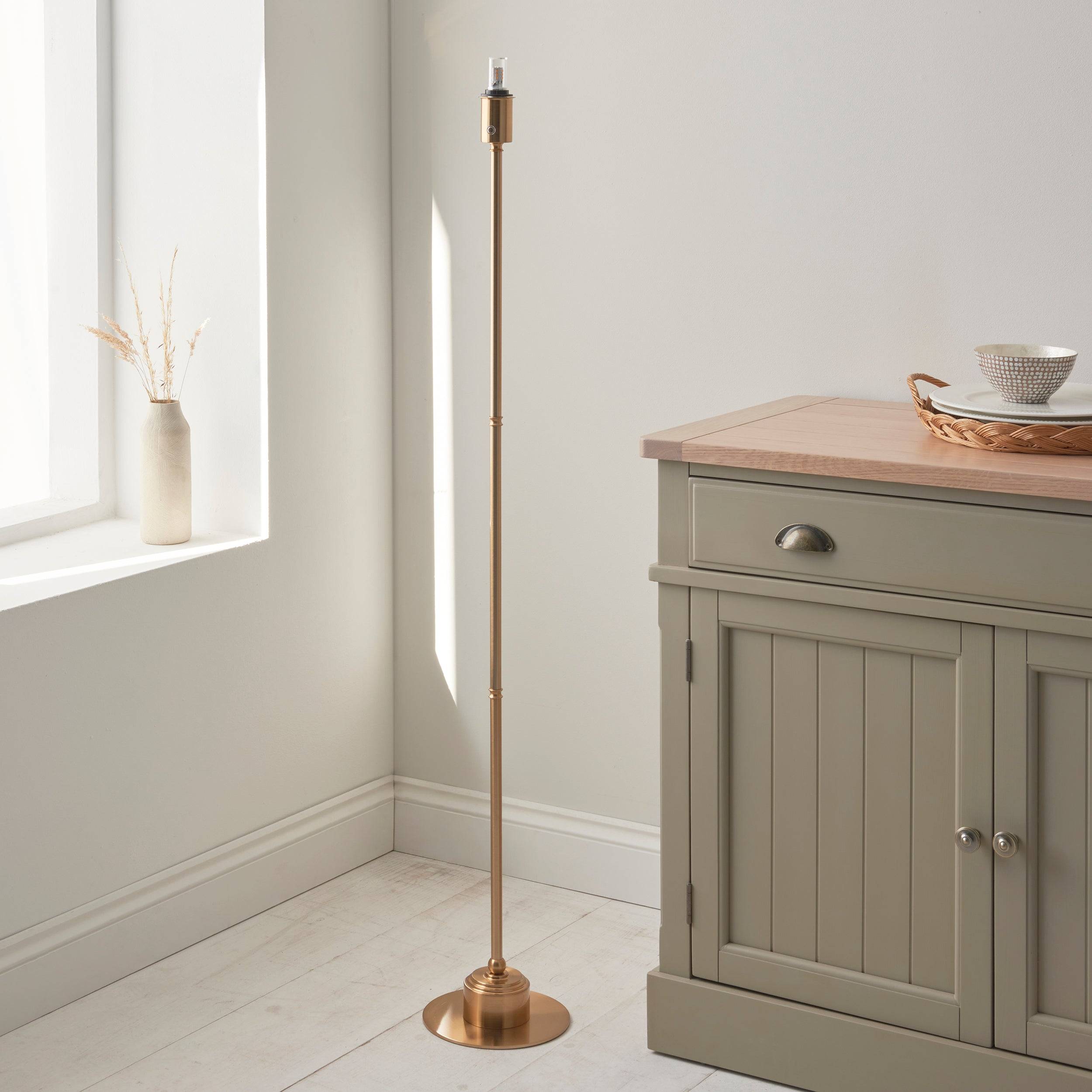 Loops Direct 20cm Steel Floor Lamp LED Rechargeable - Brushed Aged Brass - Image 5