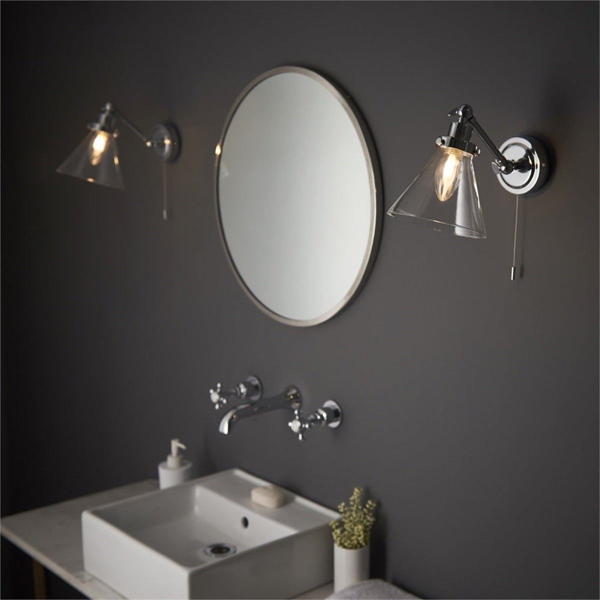 Loops Direct Steel and Glass Wall Light - Chrome Plate and Clear Glass - Image 2