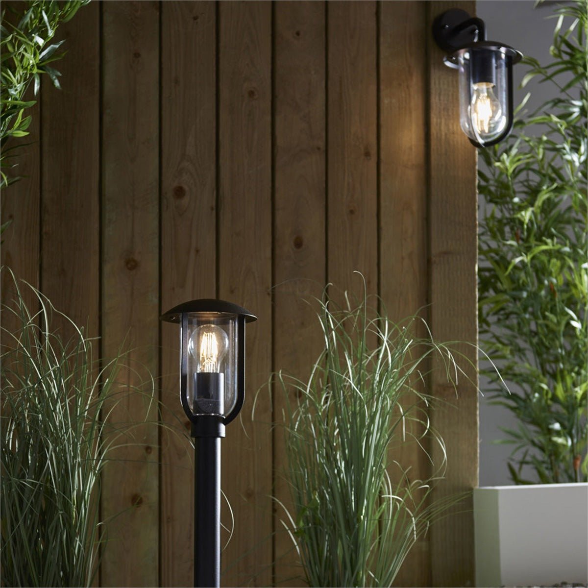 Loops Direct Aluminium Alloy and Polycarbonate Wall Light - Textured Black - Image 2