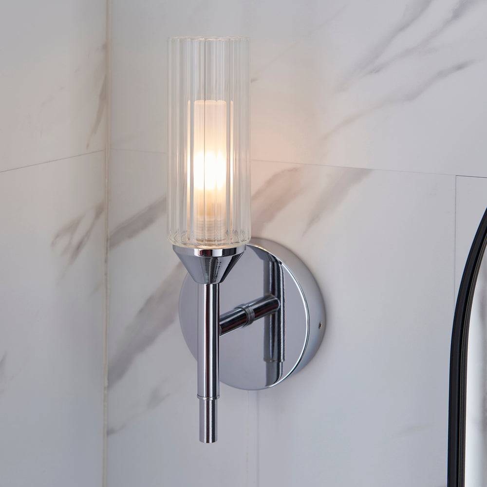 Loops Direct 11cm Steel and Glass Wall Light - Chrome and Clear/Frosted - Image 3