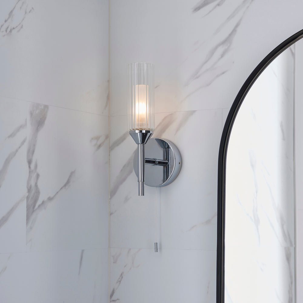 Loops Direct 11cm Steel and Glass Wall Light - Chrome and Clear/Frosted - Image 5