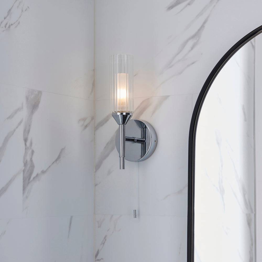 Loops Direct 11cm Steel and Glass Wall Light - Chrome and Clear/Frosted - Image 5