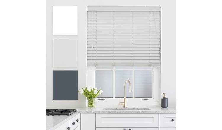 Furnished Grey Faux Wood Venetian Blind with String - 235 x 150cm