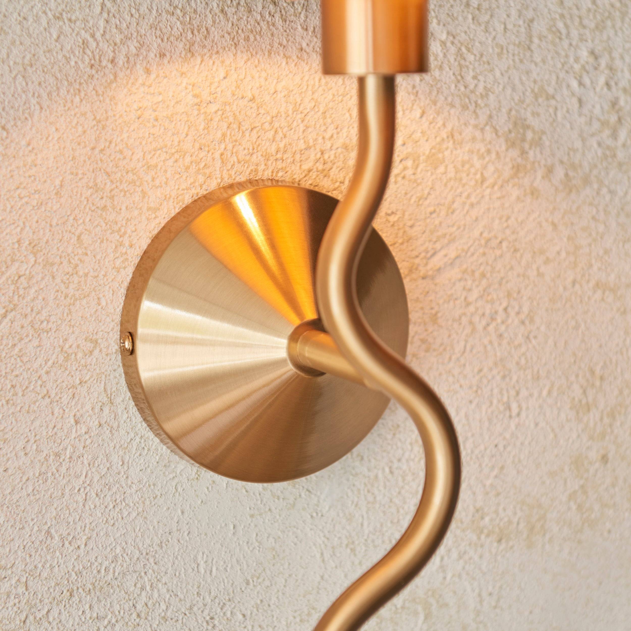 Loops Direct Raffia Wall Light - Brushed Aged Brass and Natural Raffia - Image 6