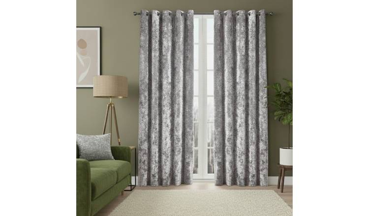 Snug City Crushed Velvet Soft Touch Eyelet Curtains – Silver – 168 x 137cm