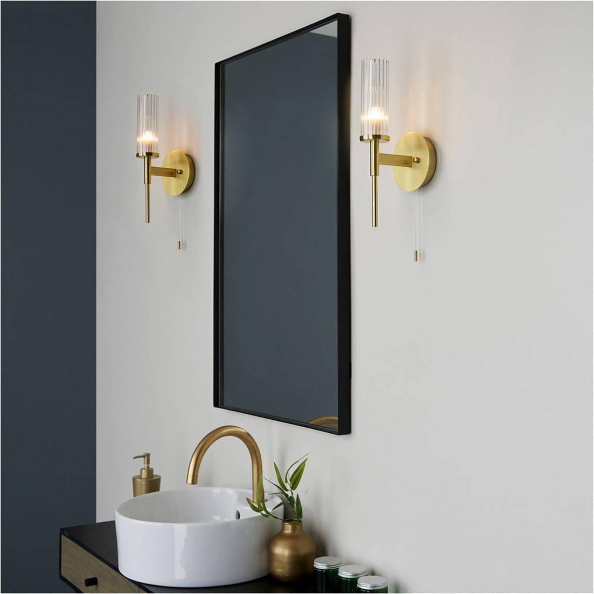 Loops Direct 11cm Steel and Glass Wall Light - Satin Brass - Image 2