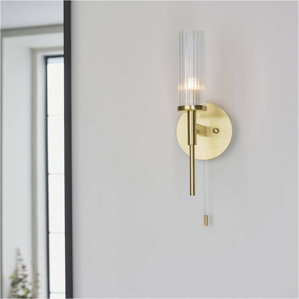 Loops Direct 11cm Steel and Glass Wall Light - Satin Brass - Image 3