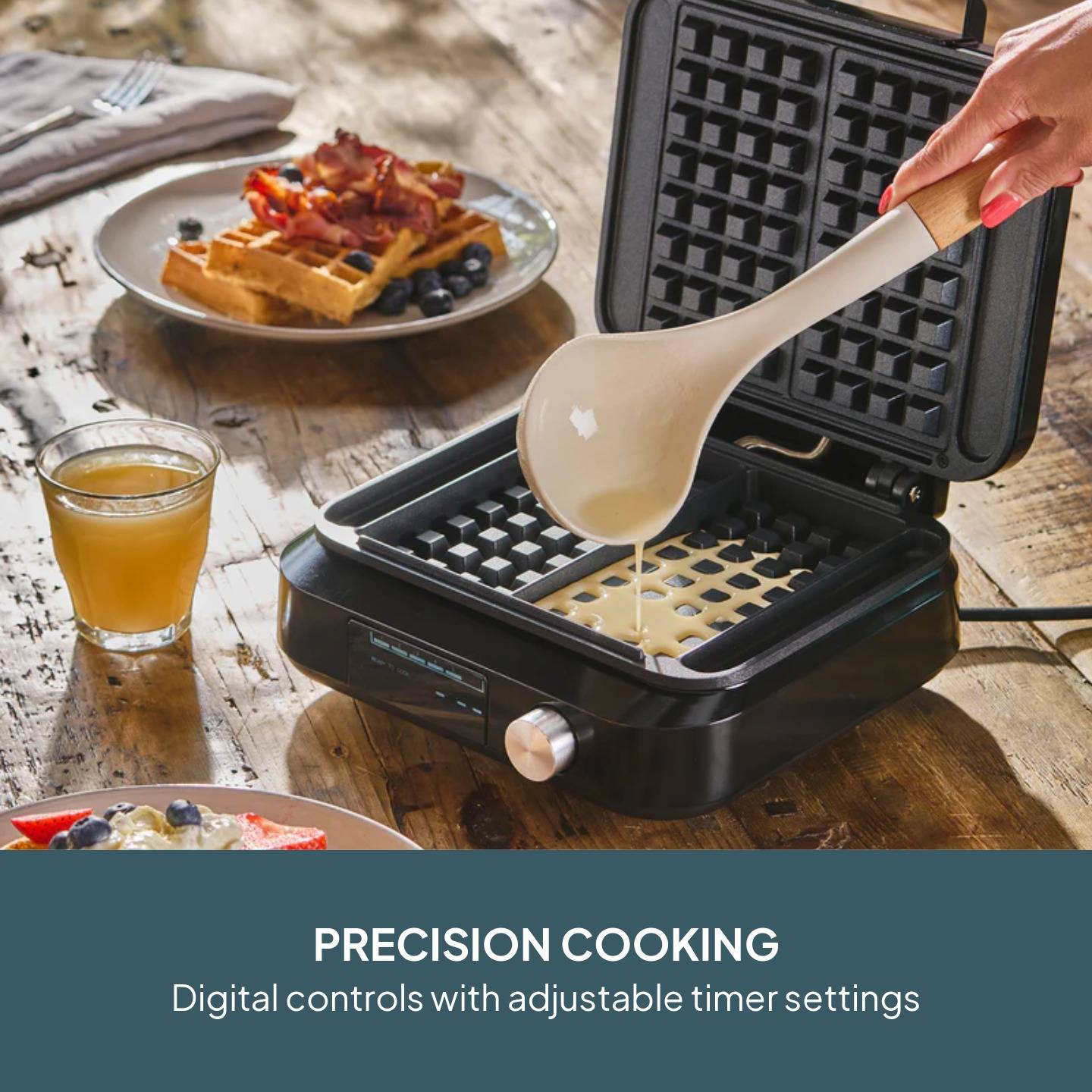 Cooks Professional Digital Waffle Maker with Non-Stick Plates & Spatula - Image 4