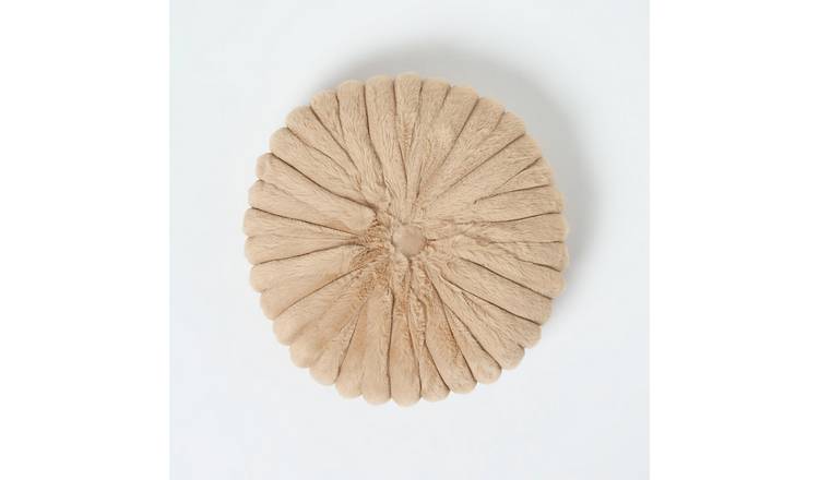 Homescapes Round Button Cushion – Cream