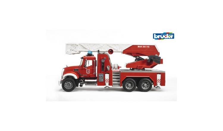 Bruder 1:16 Light and Sound Mack Granite Fire Engine with Ladder Waterpump - Red