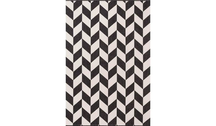 Ted Baker Black and White Terrick Indoor Outdoor Chevron Rug - 160 x 230cm