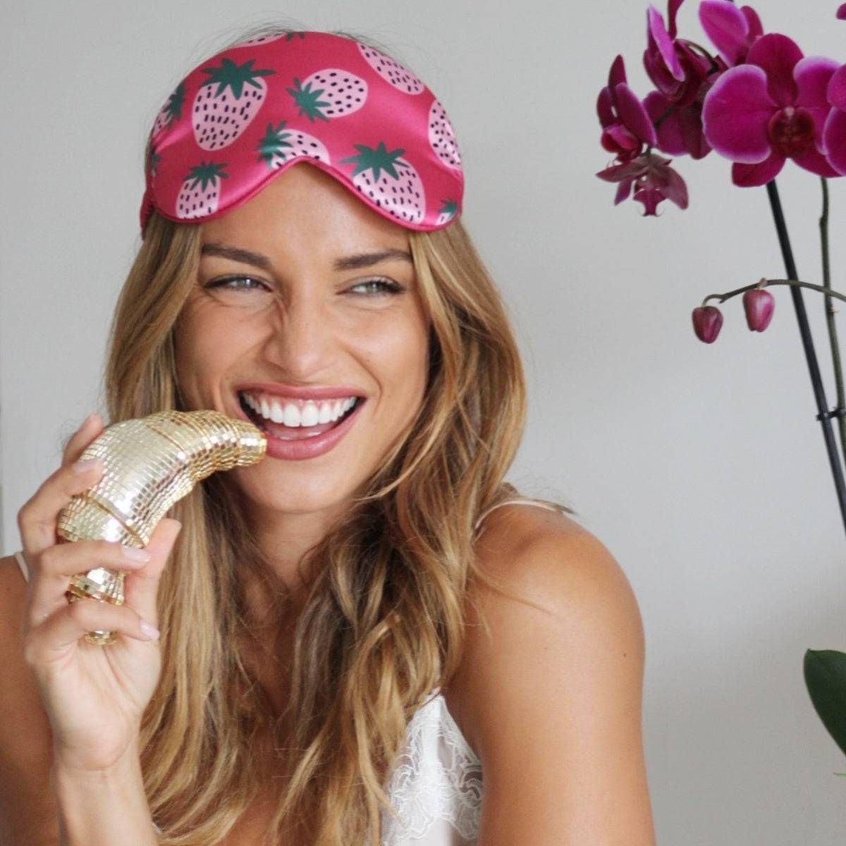 SMUG Cloud Padded Satin Sleep Mask - Strawberry Dreams Print - Image 4