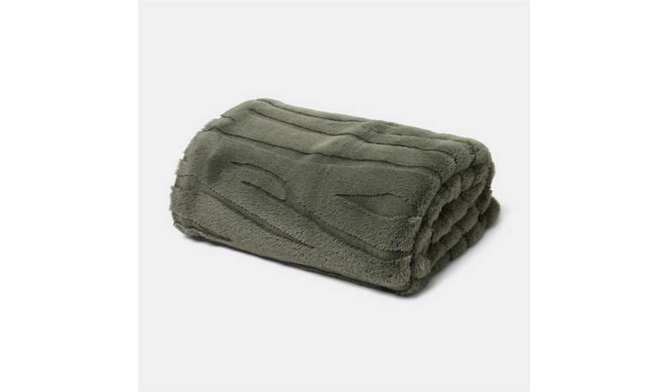 OHS Carved Faux Fur Throw - 120 x 150cm - Woodland Green