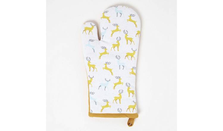 Homescapes Christmas Majestic Stag Oven Glove - Yellow